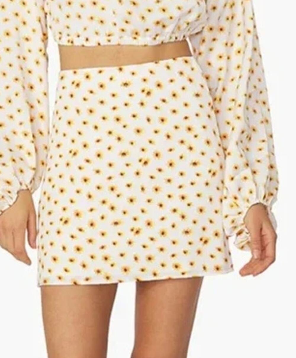 New ~ WE WORE WHAT ~ Ditsy Daisies Mini Slip Skirt Size M